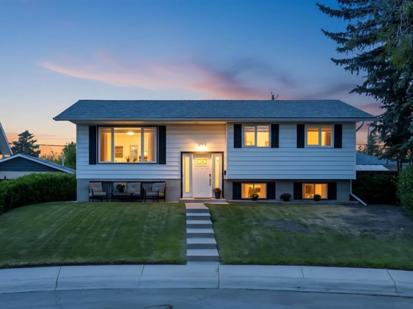 335 Huntbourne Hill NE, Calgary, Alberta, T2K 3Y2