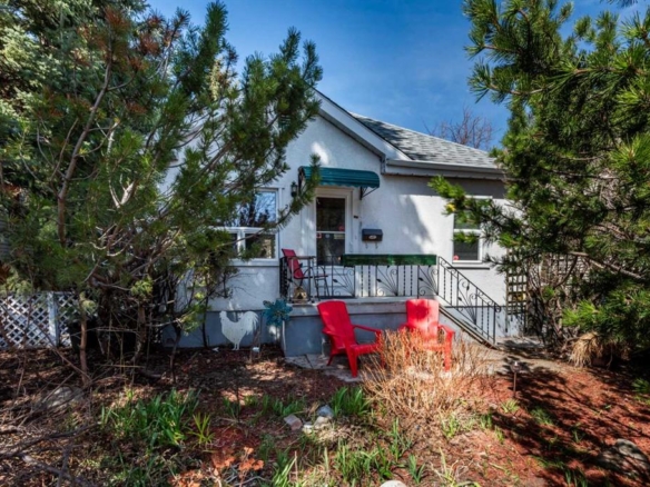 2318 Bowness Road NW, Calgary, Alberta, T2N 3L5