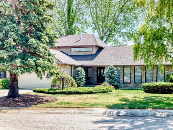 123 Varsity Estates Grove NW, Calgary, Alberta, T3B 4C8