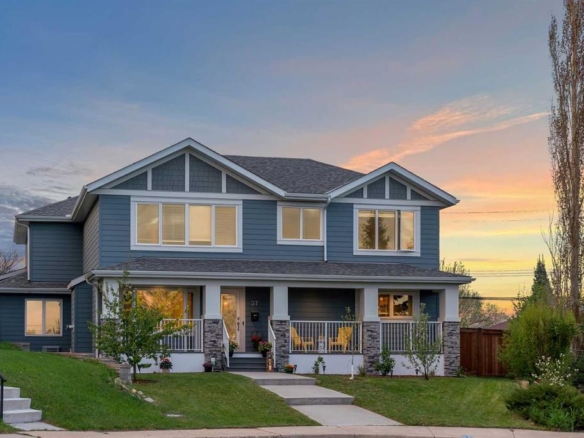 37 Highwood Place NW, Calgary, Alberta, T2K 2B9