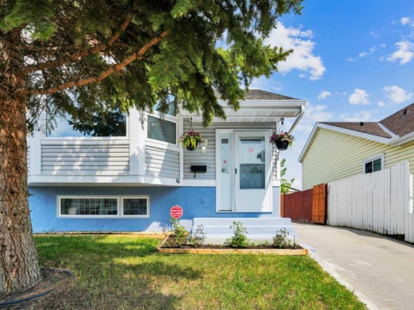 76 Aberfoyle Close NE, Calgary, Alberta, T2A 6S6