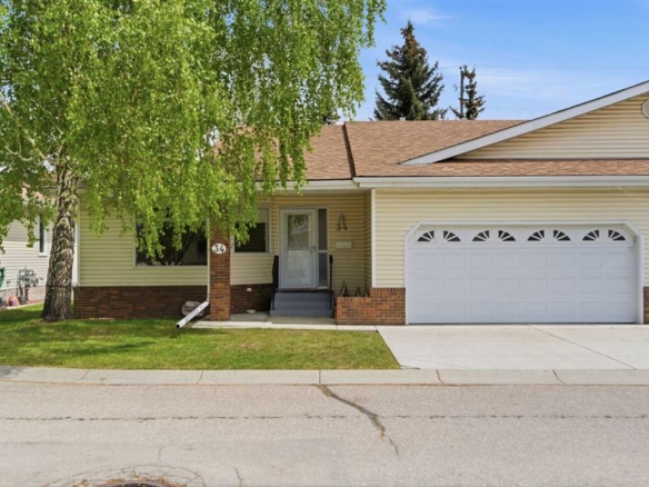 34 Vandoos Gardens NW, Calgary, Alberta, T3A 4W4