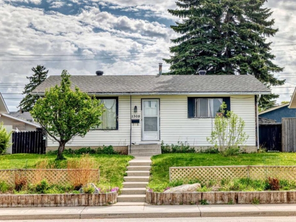 1308 Pensacola Way SE, Calgary, Alberta, T2A 2H2