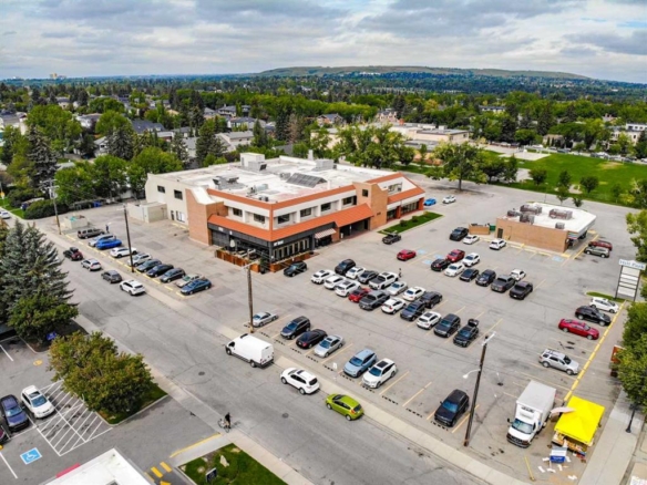 #Suite 202 2411 4 Street NW, Calgary, Alberta, T2M 2Z8