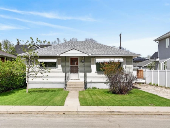 2820 Cochrane Road NW, Calgary, Alberta, T2M 4J2
