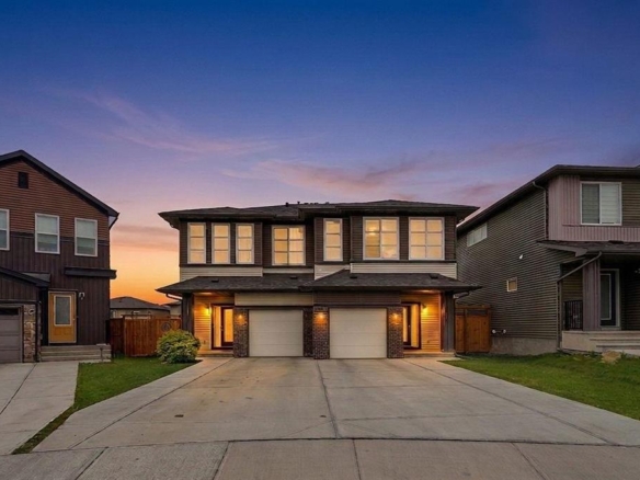 121 Carringvue Park NW, Calgary, Alberta, T3P 1L1