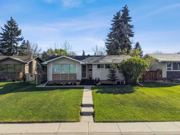 2420 Langriville Drive SW, Calgary, Alberta, T3E 5G8