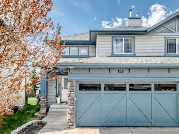 153 Cougarstone Place SW, Calgary, Alberta, T3H 4W8