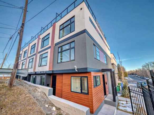 #2 3404 8 Avenue SW, Calgary, Alberta, t3c2z7