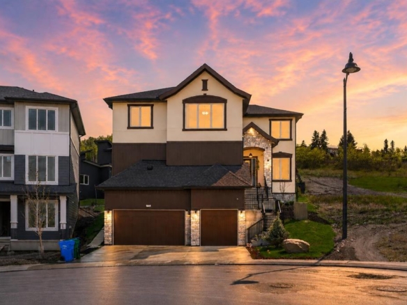 148 Crestridge Terrace SW, Calgary, Alberta, T3B6K5