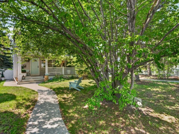 2275 Flanders Avenue SW, Calgary, Alberta, T2T 5K9