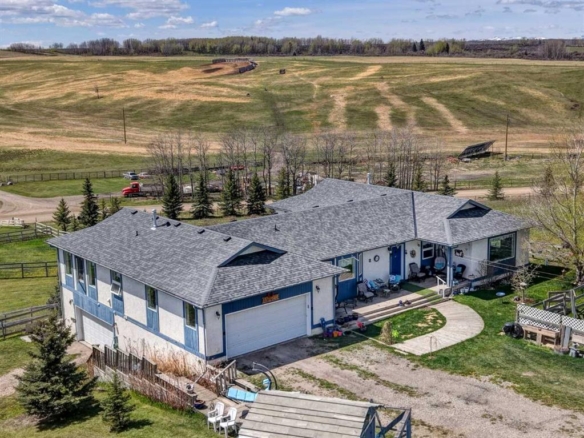 35190 Township Road 275, Rural Rocky View County, Alberta, T4C 1A1