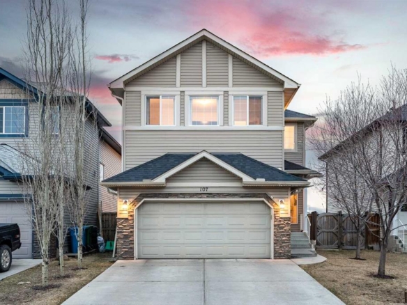 107 Everwoods Park SW, Calgary, Alberta, T2Y 0G3