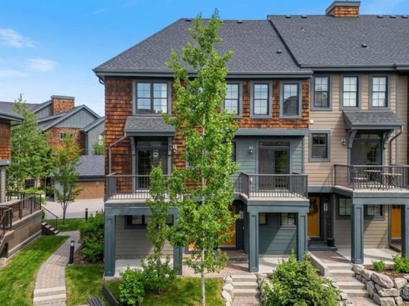 455 Ascot Circle SW, Calgary, Alberta, T3H 0X3