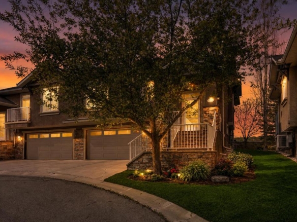 6 Discovery Woods Villas SW, Calgary, Alberta, T3H 5A6