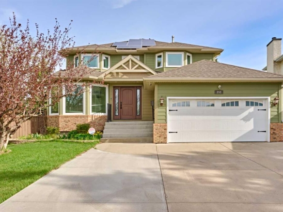 252 Edgebank Circle NW, Calgary, Alberta, T3A 4W1
