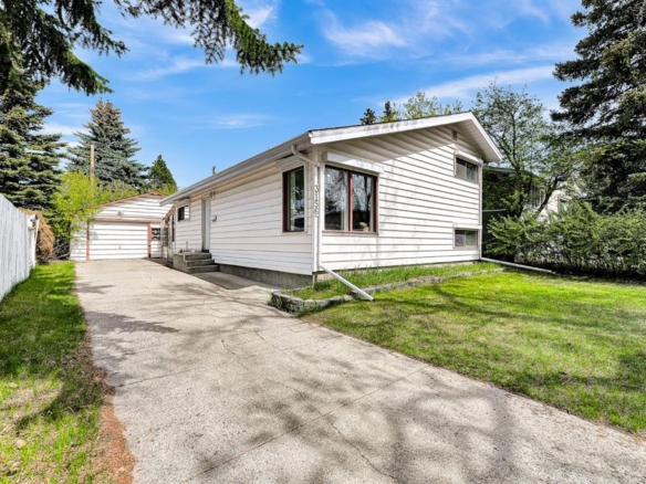 3156 Blakiston Drive NW, Calgary, Alberta, T2L 1L8