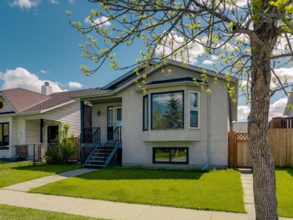 260 Erin Woods Drive SE, Calgary, Alberta, T2B 3B9