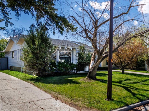 5876 Dalcastle Drive NW, Calgary, Alberta, T3A 2B6