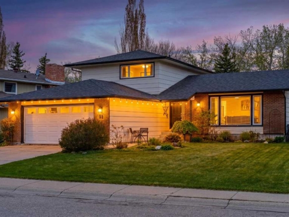51 Midvalley Crescent SE, Calgary, Alberta, T2X 1T4