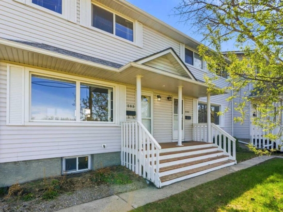 583 Killarney Glen Court SW, Calgary, Alberta, T3E 7H4