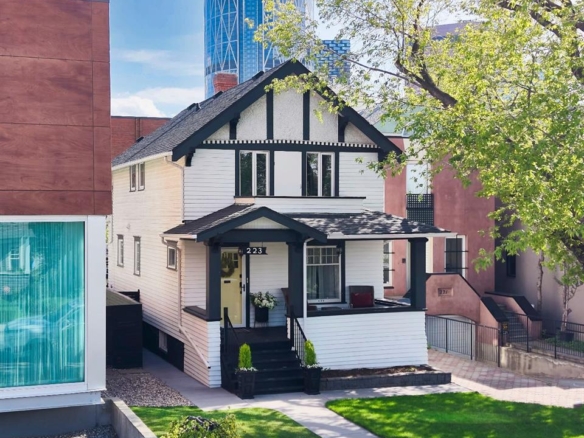 223 2 Avenue NE, Calgary, Alberta, T2E 0E3