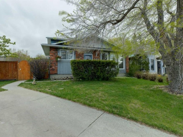 323 Ranchview Place NW, Calgary, Alberta, T3G 1J8