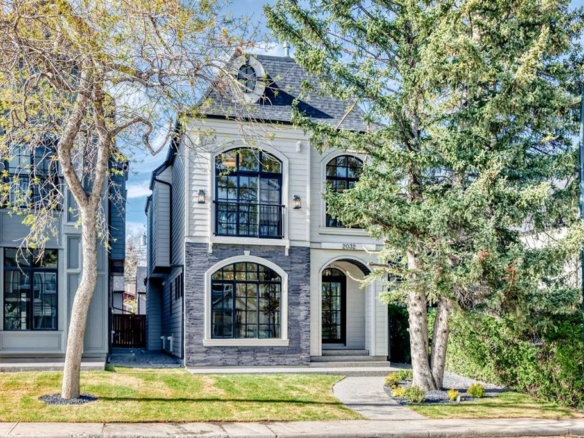 2032 52 Avenue SW, Calgary, Alberta, T3E 1K1