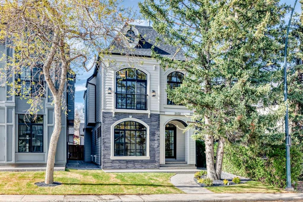 2032 52 Avenue SW, Calgary, Alberta, T3E 1K1