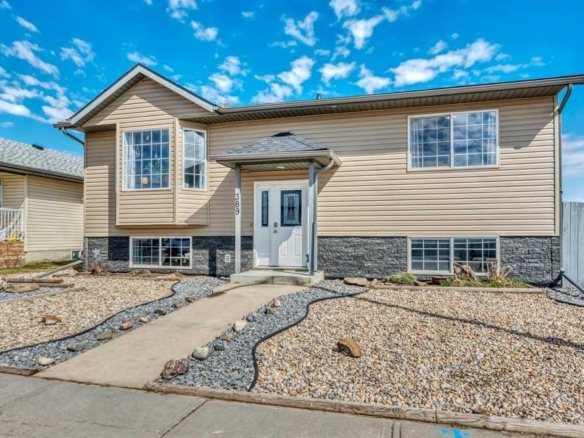389 Strathford Crescent, Strathmore, Alberta, T1P 1P1