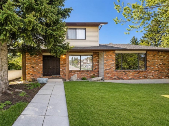 140 Dalhousie Road NW, Calgary, Alberta, T3A 2H1