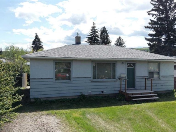 6379 31 Avenue, Calgary, Alberta, T3B 1J9