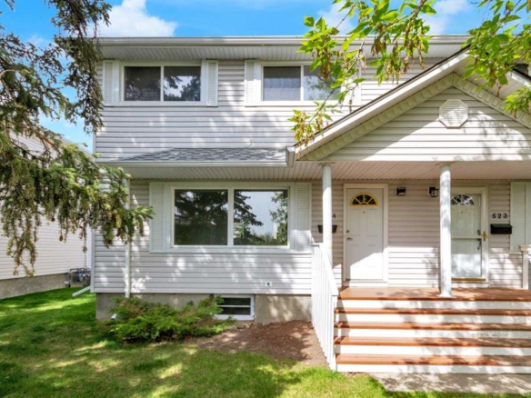 524 Killarney Glen Court SW, Calgary, Alberta, T3E 7H4
