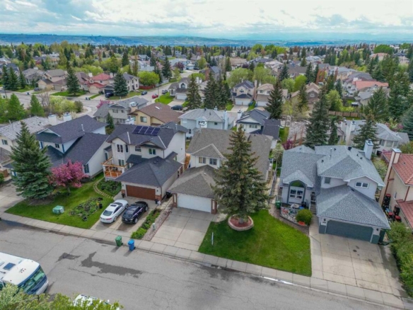 393 Hawktree Circle NW, Calgary, Alberta, T3G 2X9