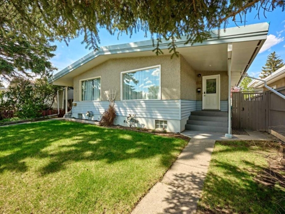 812A 69 Avenue SW, Calgary, Alberta, T2V 0P3