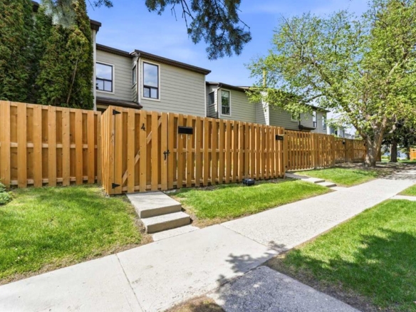 #4 106 Grier Terrace NE, Calgary, Alberta, T2K 5Y6
