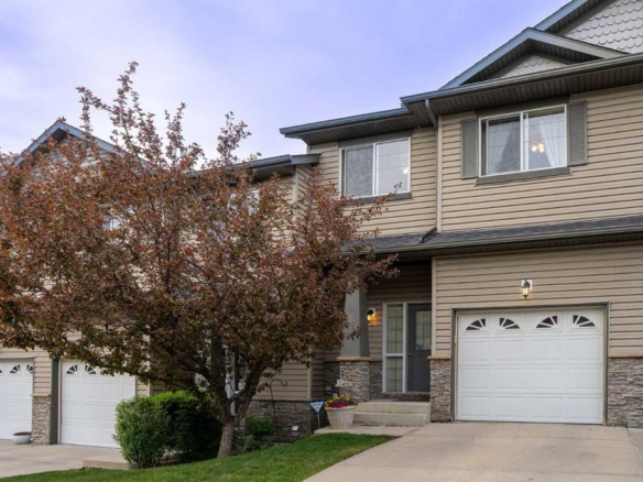 22 Rockyvalley Villas NW, Calgary, Alberta, T3G 5X3