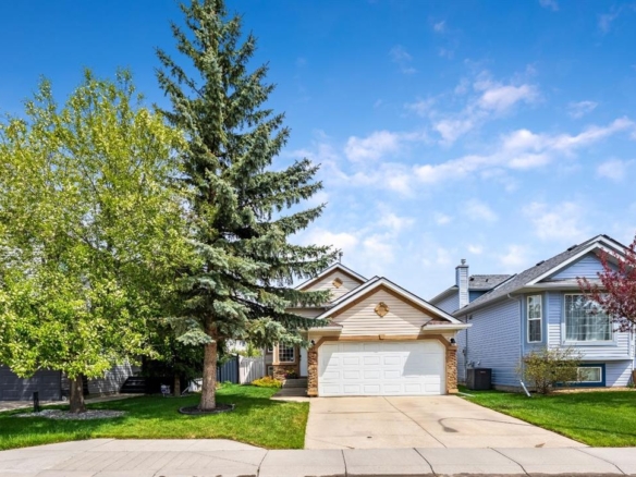 142 Coventry View NE, Calgary, Alberta, T3K 5H4