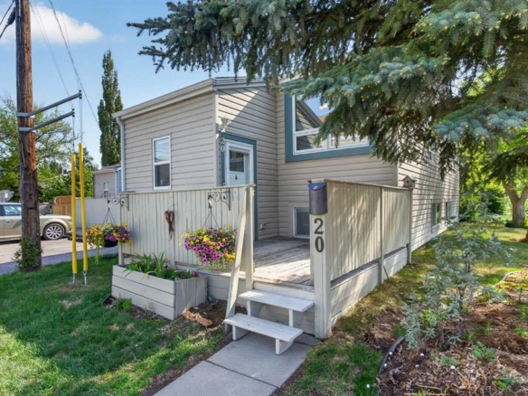 #20 8544 48 Avenue NW, Calgary, Alberta, T3B 2A6
