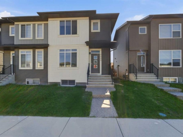 9060 52 Street NE, Calgary, Alberta, T3J 0V7