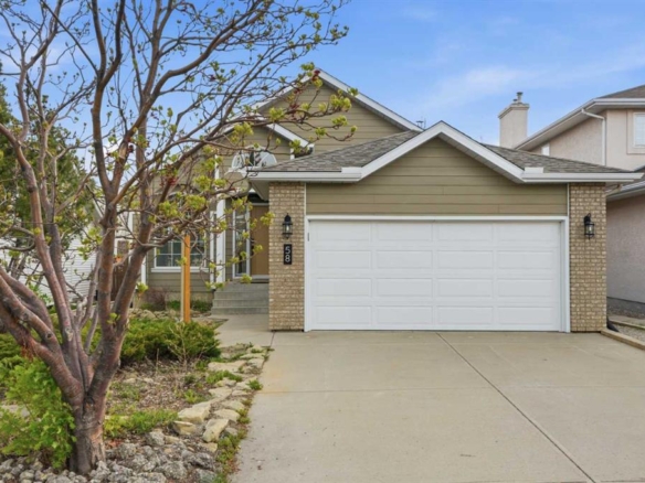 58 Edgevalley Close NW, Calgary, Alberta, T3A 5E4