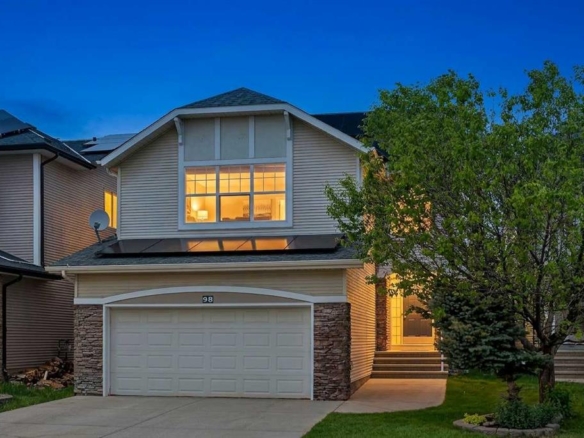 98 Cougarstone Close SW, Calgary, Alberta, T3H 5W3