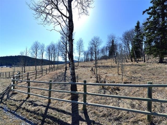 15 Kicking Horse Way, Rural Foothills County, Alberta, T0L 1K0