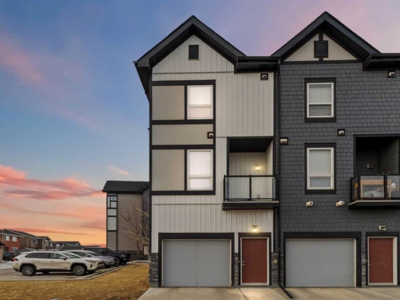 #402 11 Evanscrest Mews NW, Calgary, Alberta, T3P 0Y1