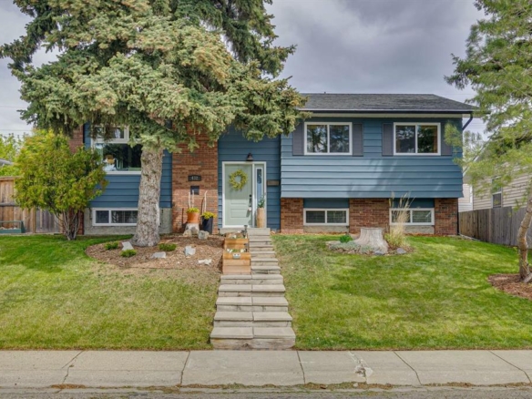 432 Queensland Road SE, Calgary, Alberta, T2J4G9