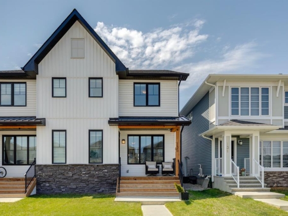 135 Creekstone Drive SW, Calgary, Alberta, T2X 4Y3