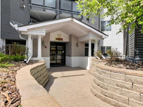 #418 10 Sierra Morena Mews SW, Calgary, Alberta, T3H 3K5