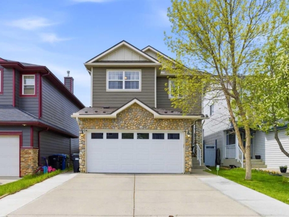 118 Saddletree Close NE, Calgary, Alberta, T3J 5L1