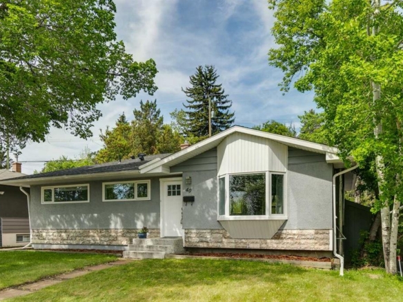 40 Henefer Road SW, Calgary, Alberta, T2V 3B4