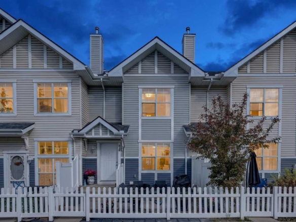 3308 New Brighton Gardens SE, Calgary, Alberta, T2Z 0A2